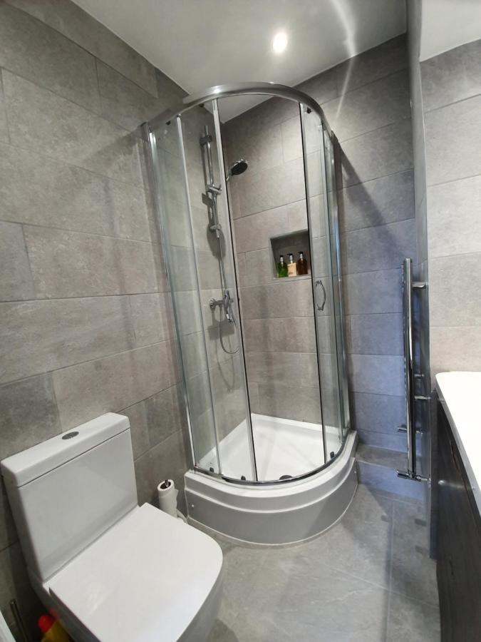 Park View Two-Bedroom Apartment Bath Exterior foto
