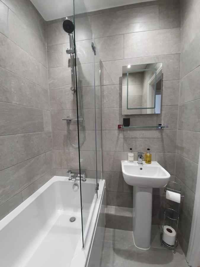 Park View Two-Bedroom Apartment Bath Exterior foto