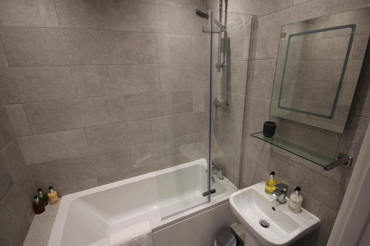 Park View Two-Bedroom Apartment Bath Exterior foto