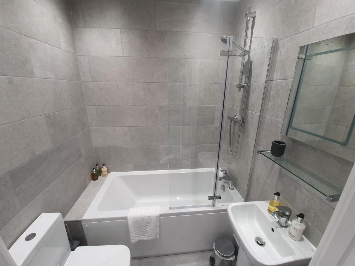 Park View Two-Bedroom Apartment Bath Exterior foto