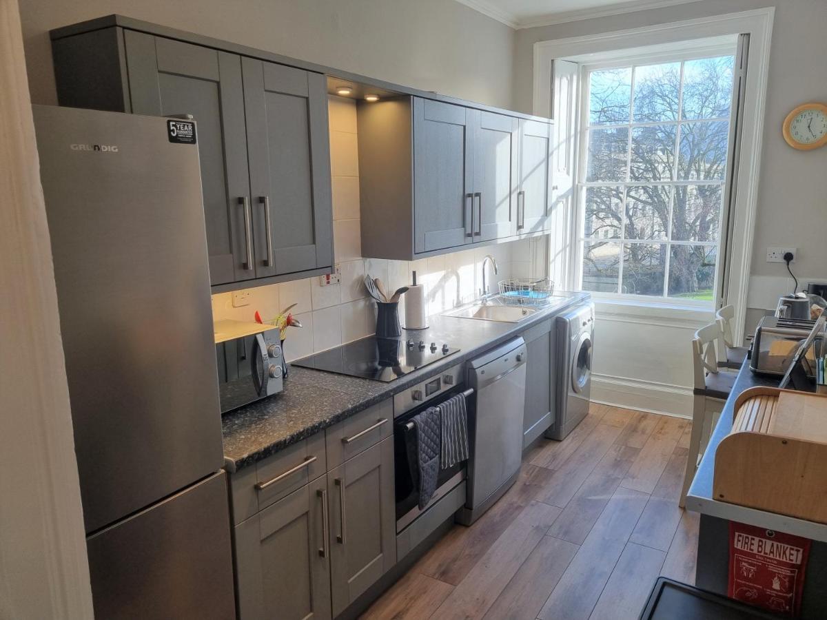 Park View Two-Bedroom Apartment Bath Exterior foto
